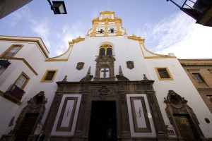 1200px-Iglesia_de_Santa_Cruz_de_Sevilla